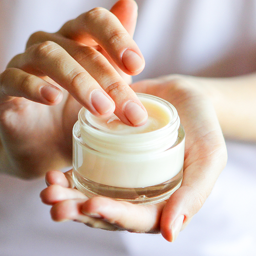 Kosmetik- und Pflegeprodukte der Apotheke aktiv Regensburg